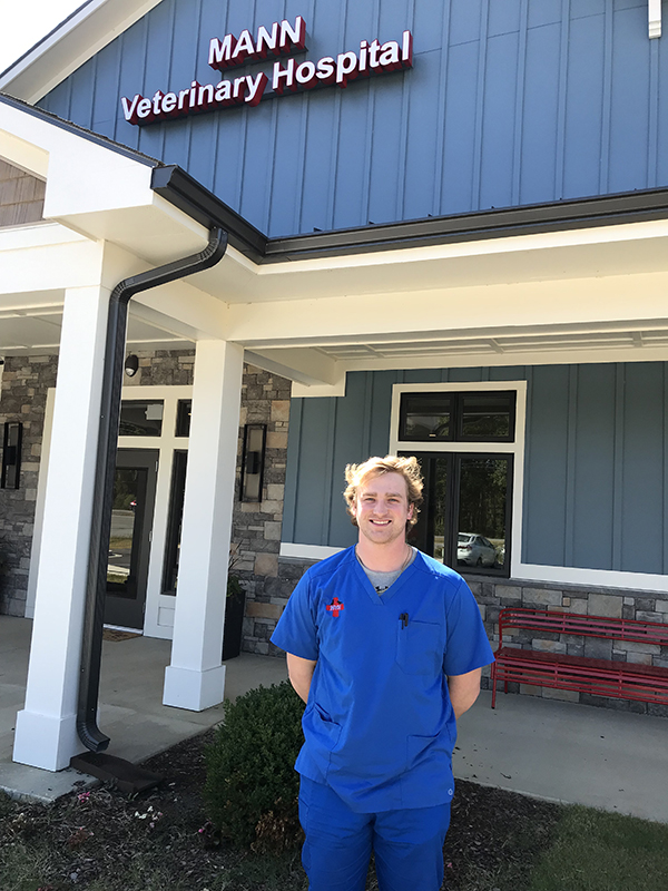 Mann Veterinary Hospital Owens Cross Roads, AL 35763 > About Us > Our