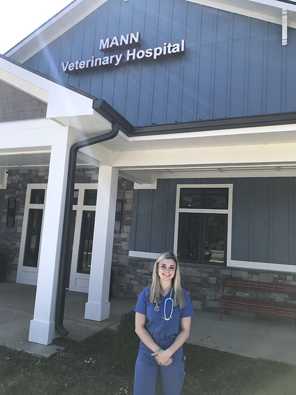 Mann Veterinary Hospital Owens Cross Roads, AL 35763 > About Us > Our Staff